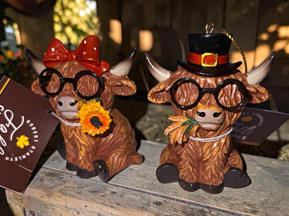 Robert Stanley Fall Cow Figurine Ornaments Set of 2 w/ Hanging Loop & Tags
